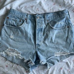 levi's blue 501 distressed denim shorts